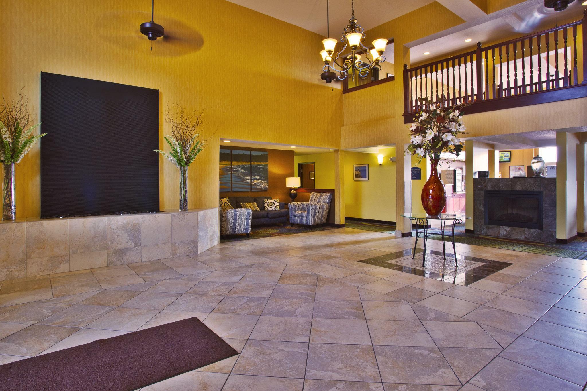 Holiday Inn Express Hotel & Suites Petoskey By Ihg מראה חיצוני תמונה