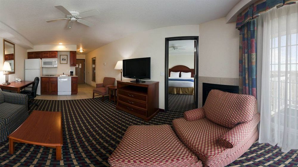 Holiday Inn Express Hotel & Suites Petoskey By Ihg מראה חיצוני תמונה